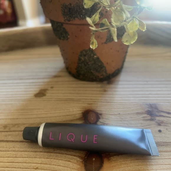 Lique Other - Lip Gloss - Vibrant Pink